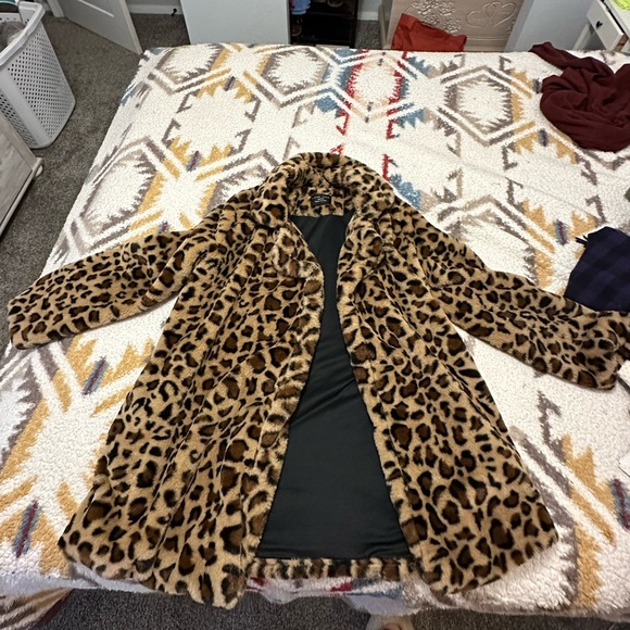 Love Tree Jackets & Blazers - Furry leopard print jacket